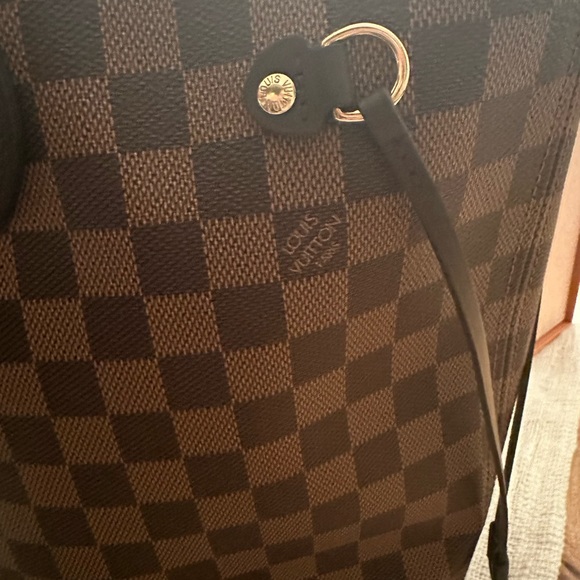 SOLD Louis Vuitton Neverfull MM - Picture 6 of 11